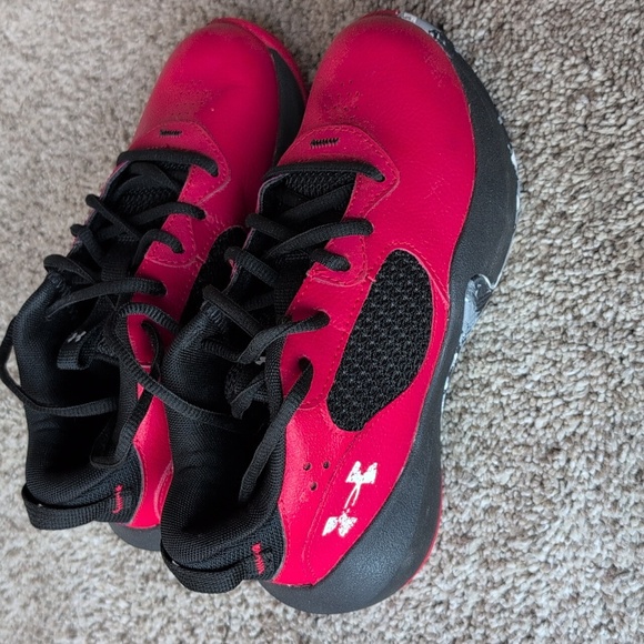 Under Armour Youth Basketball Shoes - Picture 3 of 11